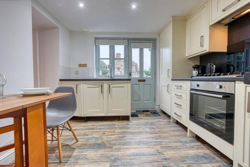 Delightful Two-Bedroom Cottage In The Heart Of בייקוול מראה חיצוני תמונה